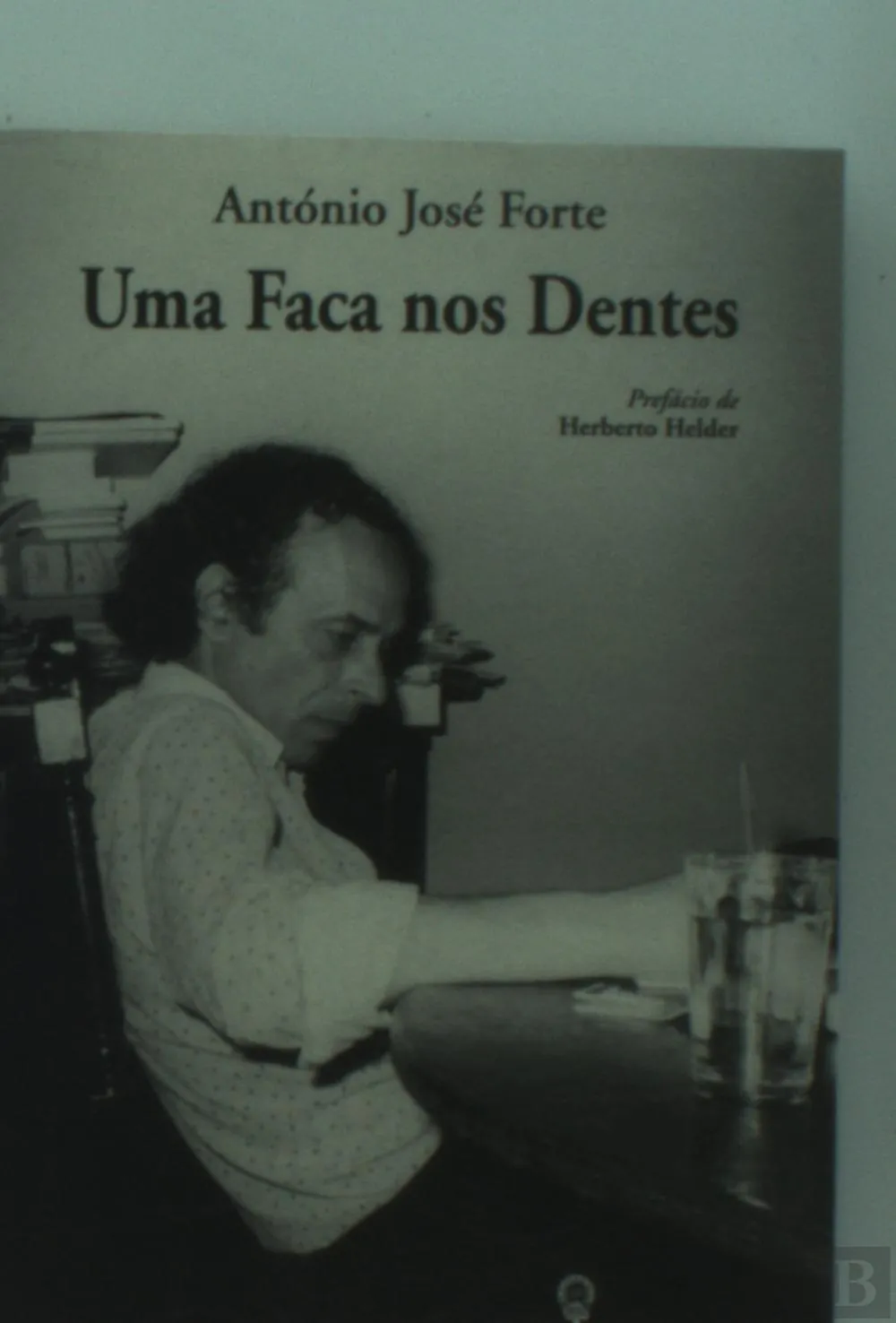 Uma faca nos dentes
