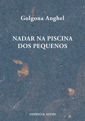 Nadar na piscina dos pequenos
