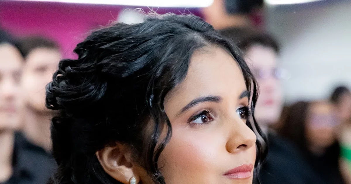 Anna Queiroz