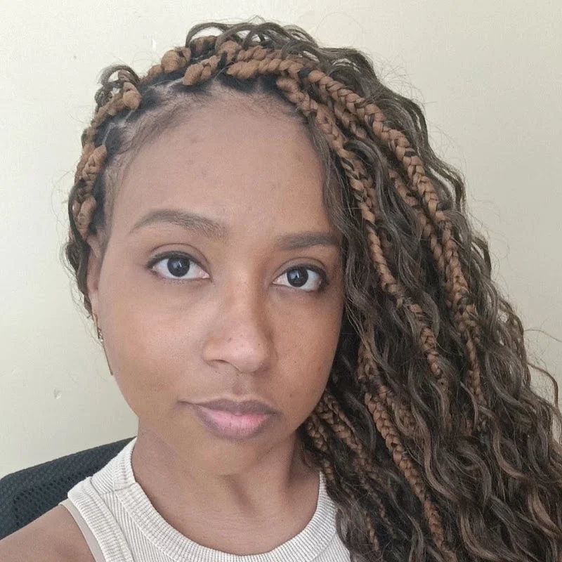 Cláudia Carneiro